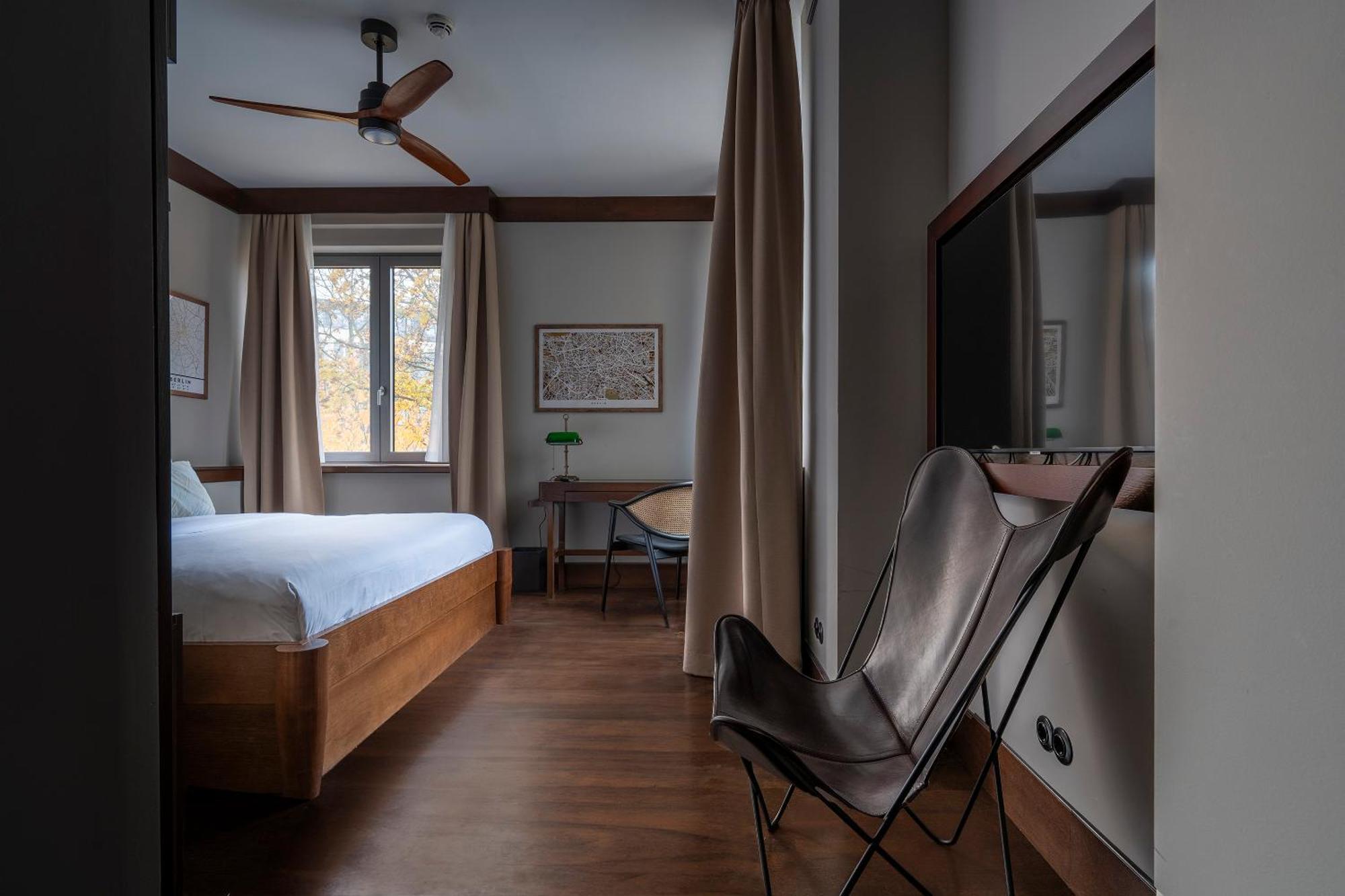 Double Room,1628727352:JPEG